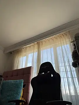 Charlotte_stevenss_ - Control of my toy for 5 minutes:wink::wi