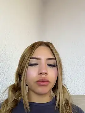 ChloeCollins__ - MISSIONARY FUCK + SQUIRT!
