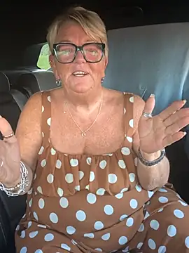 Bridget-valentine - Tits out 5mins