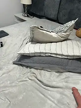Cristal_Velle - You make my butt turn red