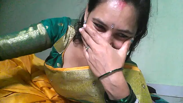 Komal_Bhabhi4u - Pussy fingering 3 minutes