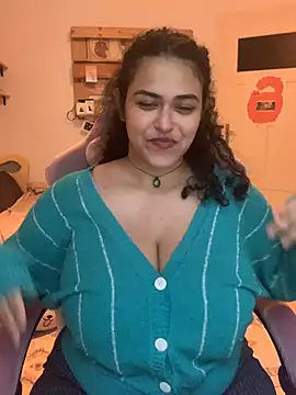 Curvydesifromgermany - Oil on tits