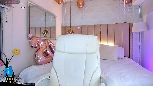 Mia_thompsonn_ - saliva on my breasts