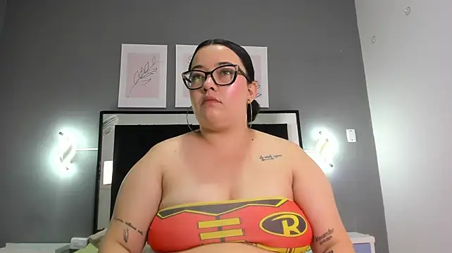 Zoe_curvyy - Spank that fat ass for me