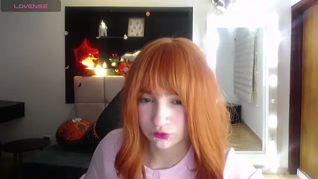_Charlotte_Collins_ - play my tits<3