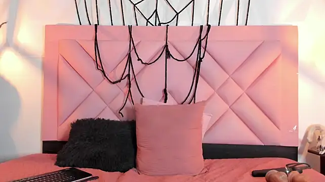 Caroline_daring - Public anal sex