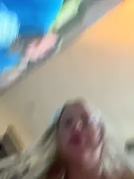 Blonde_baddie - Finger myself