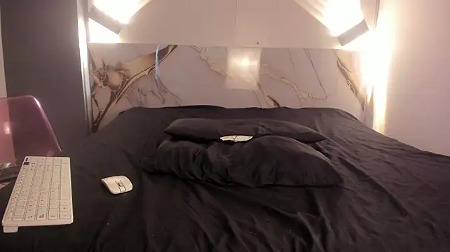 Laura_serena - SUCK THAT COCK LAURA
