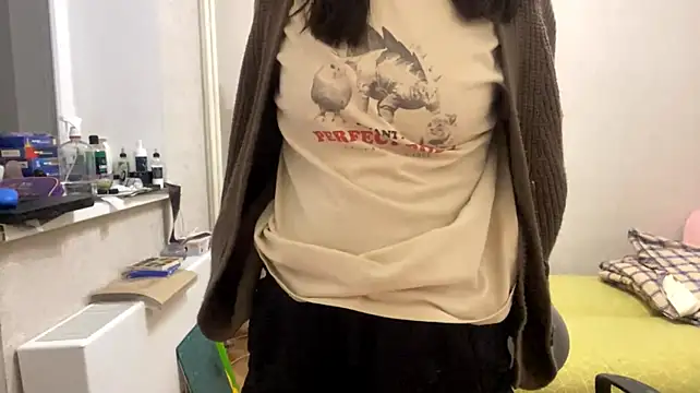 SaintMari - show and gently touch my belly ^-^