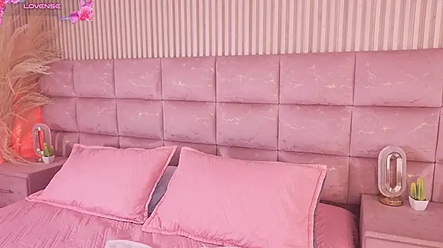 HannaRhodes - Blowjob and salive toy!