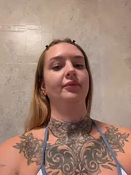Tamii_mara - Top ausziehen 🥰