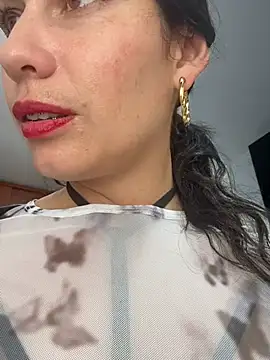 Alysson-- - 🍑show sexy butt on public🍑