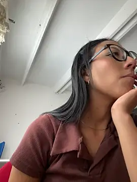 StefanyLuxe_18 - Flash my tits 🥰