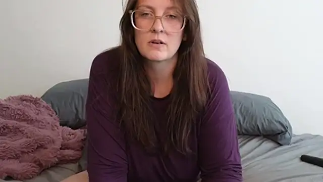 TheBustyHouseWife - Make me cum!