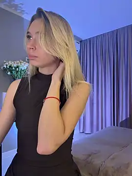 Emily_Hartt - 💜 Doggy Naked💜