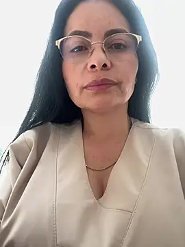 Janna099 - in the clinic with patients