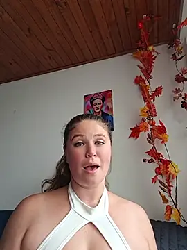 Anaise_latif - without a top for 5 minutes