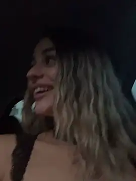 SelenaSweetie - BOOBS OUT AND WALK IN PUBLIC😏