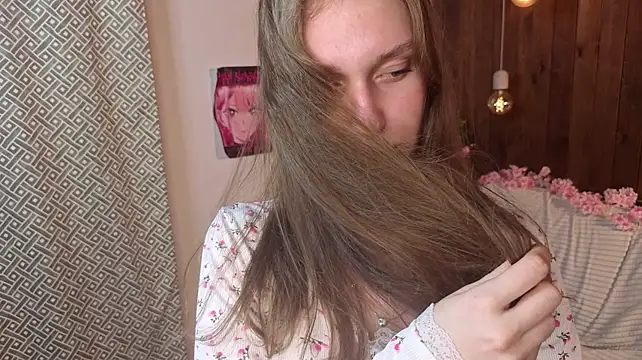 TeressaKapanke - Play with my bra straps