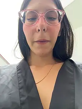 Zoy_cute - Show pussy + spanks x20😈
