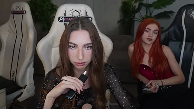 Selena_Glow - naked ass 1 girl