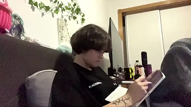 HeyFriren - sent u my hot Video ANAL and we go pvt
