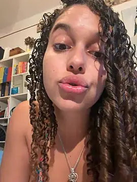 Rati_Curly - One finger in pussy