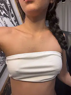 _miapetite - A finger in my pussy ✨😏