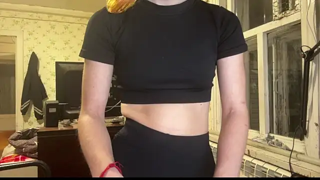 Lisaloveflower - Pull the camera down to pet the legs ❤️
