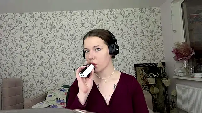 ElizbethPizza - air kisses for all