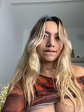 Amanda-medrano1 - Show boob and blowjob