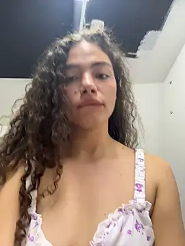 Ariferrero - completely naked in the store for 4 minu