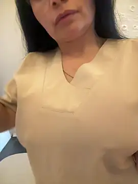 Janna099 - in the clinic with patients
