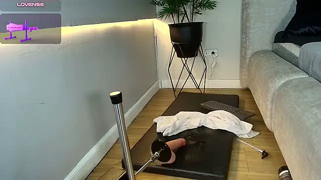 Megan_lux_