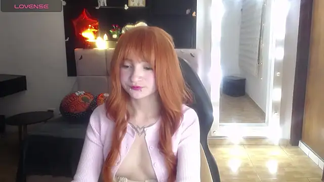 _Charlotte_Collins_ - play my nipples<3