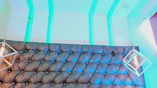 Catalina-Thompson - Spank my ass🌷