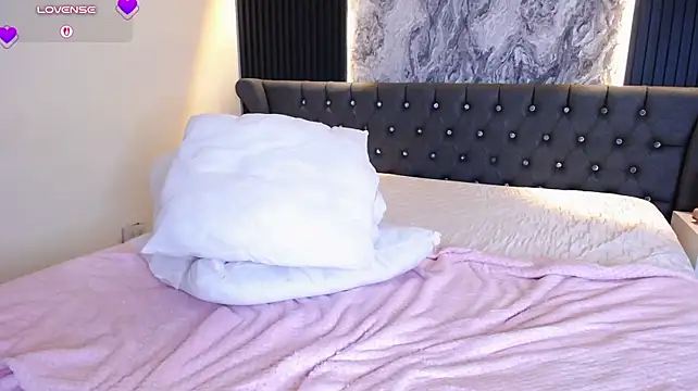 Lolagolden1 - fingers pussy