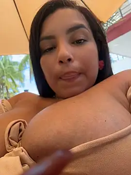 Sara-Vegaa - MAKE ME SQUIRT IN PUBLIC