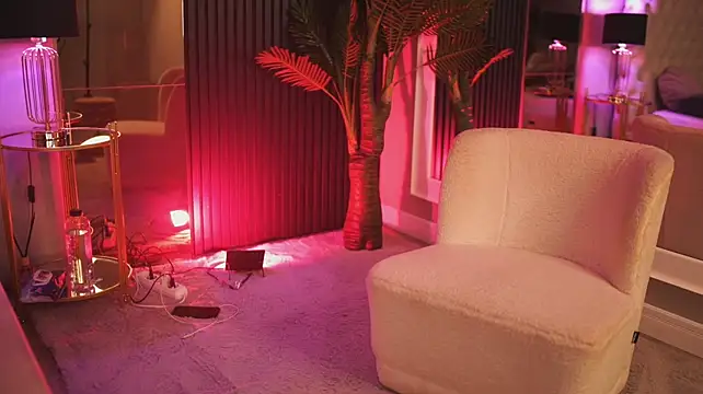 NouraMalvi - pussy play
