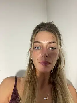 Bellalolahot