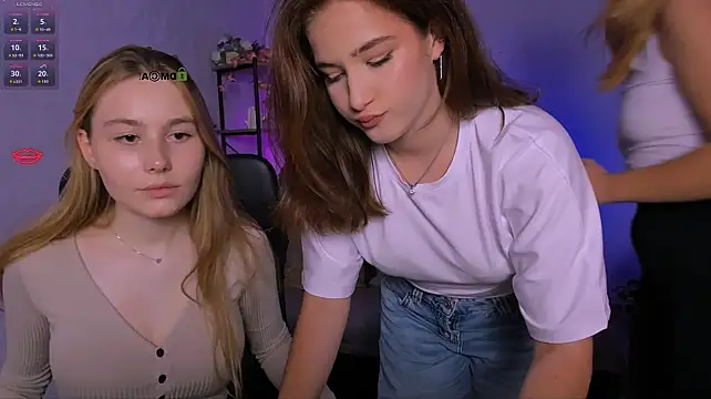 Hanna_kiss3 - show panties