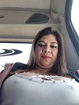 Laura-Hernandez - Shaking your boobs in public 😈😈🔥