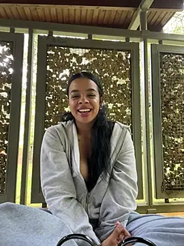 Trianawhite - Top off in public ♥️