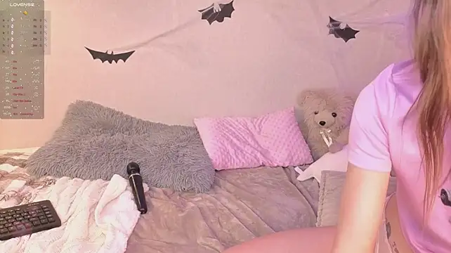 SerenaCrystall - panties off, fingers on the clit