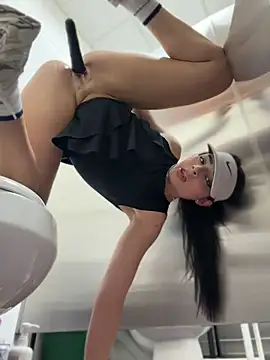 ArieliciousXXX - SQUIRT PRINCESS😈PUBLIC BATHROOM💦💦