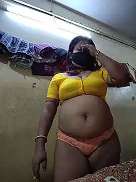 Curvy-Kamini