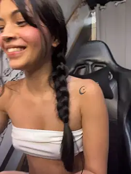 _miapetite - Show ass with oil