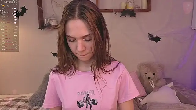SerenaCrystall - panties off, fingers on the clit
