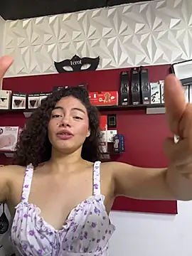 Ariferrero - completely naked in the store for 4 minu