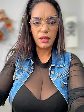 Sara-77 - TOPLESS 4 minutes at the office ✨👑